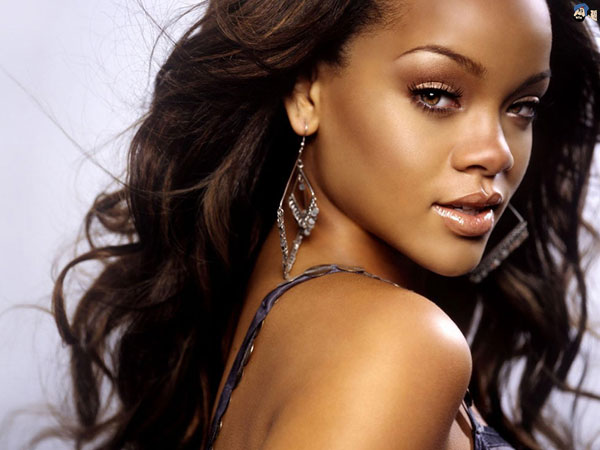 A Perfume That's Truly Rihanna