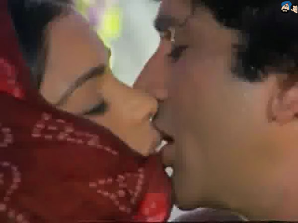 Zeenat Amaan and Shashi Kapoor