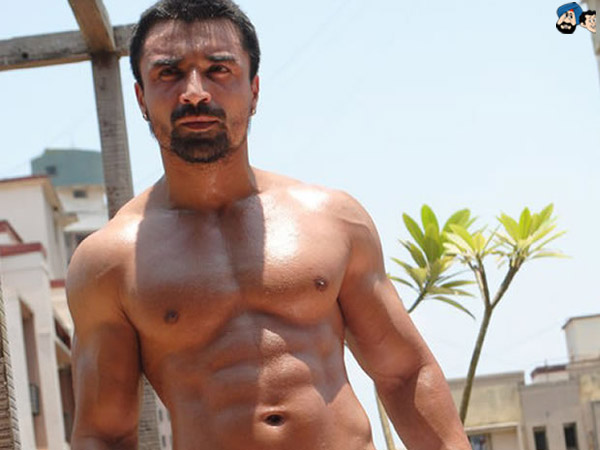  Ajaz Khan