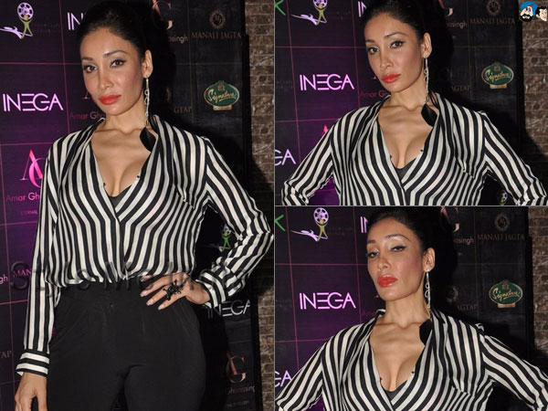 Sofia Know the art of Grabbing Eye Balls