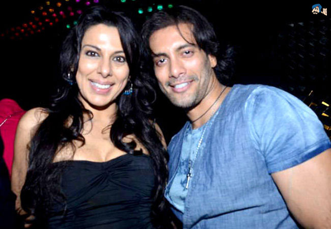 Akashdeep Saigal & Pooja Bedi