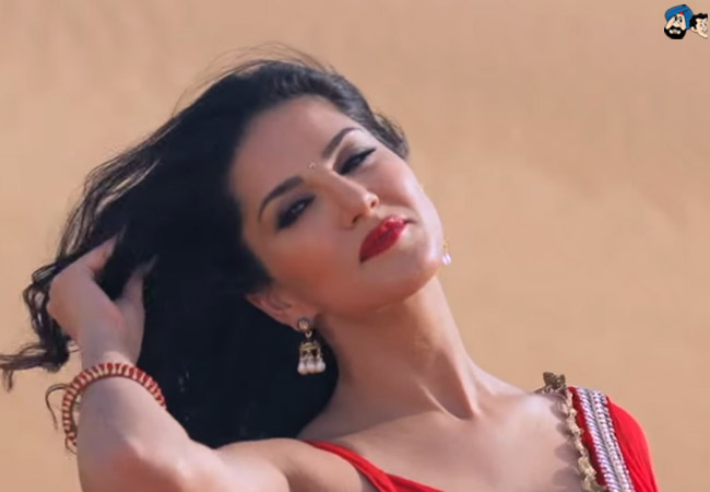 Sunny The 'Saree Wali Girl'