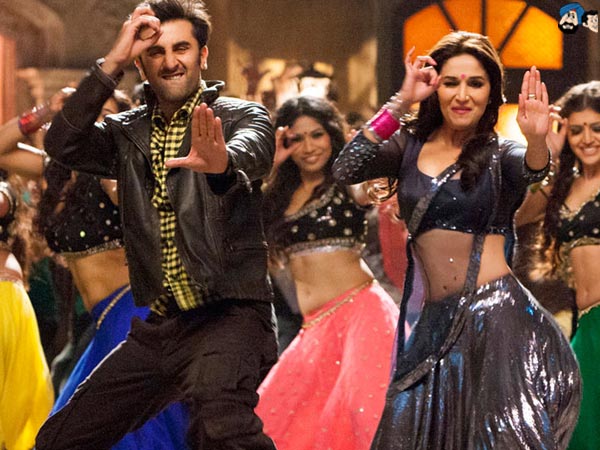 घागरा- माधुरी दीक्षित