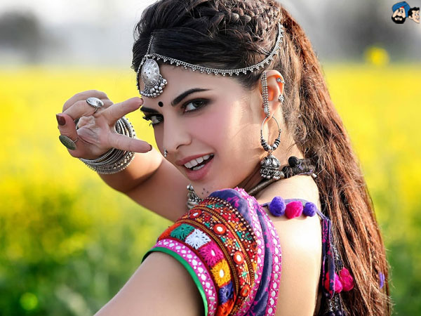 जादू की ​झप्पी - जैकलिन फर्नांडीज