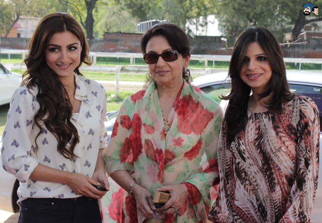 Soha and Saba Ali Khan