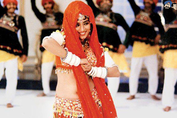 Khalnaayak- Choli Ke Peeche