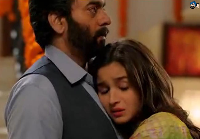 Alia Bhatt and Ashutosh Rana<br> Movie: Humpty Sharma Ki Dulhania