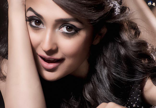 Monali Thakur
