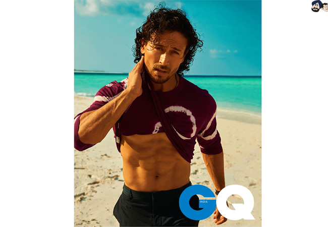 The day on a beach look