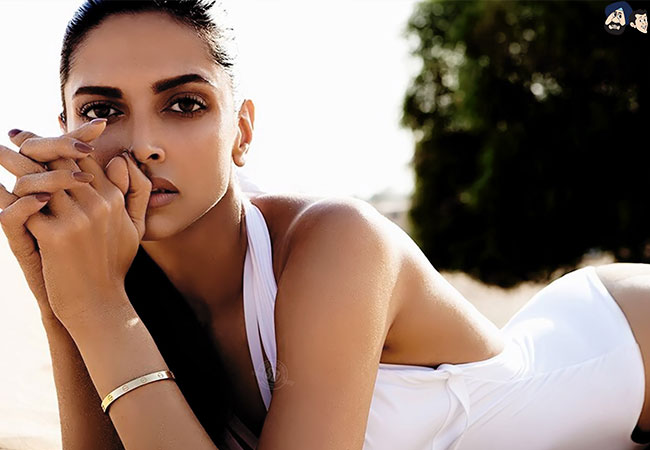 2. Deepika Padukone (1689 crores)