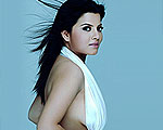 Shradha’s Wardrobe Malfunction In Bigg Boss!