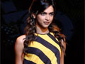 Motochic Deepika Dazzles the Ramp