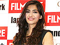 Sonam Unveils Filmfare