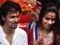 Bipasha Visits Lalbaugcha Raja