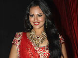 Stunning Sonakshi at AVIBFW