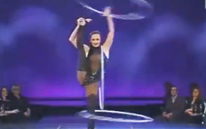 Amazing Hula Hoop Performer