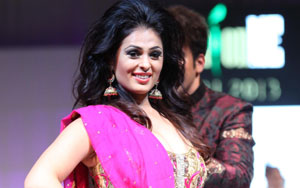 Anjana Sukhani Walks the Ramp