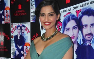 Won't Date Anyone from Bollywood: Sonam