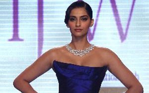 Sonam Inaugurates IIJW 2013