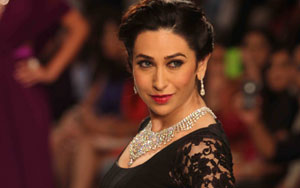 Karisma Kapoor Charms the Ramp