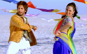 Dance to the tunes of `R...Rajkumar` songs in a special mashup by Dj Angel