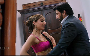 Ae ji Suniye song of `Mr. Joe B. Carvalho`<br>Director: Samir Tewari<br>Singer: Humsika Iyer, Additional Vocals: Amartya Rahut<br>Music: Amartya Rahut<br>Lyrics: Virag Mishra<br>Cast: Arshad Warsi, Jaaved Jaaferi, Soha Ali Khan, Geeta Basra, Karishma Kotak, Vijay Raaz, Ranjeet, Himani Shivpuri, Manoj Joshi, Snehal Dhabi, Virendra Saxena, Babul Supriyo, Rajesh Balwani, Shakti Kapoor