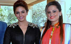 Huma Qureshi Inaugurates 'Shagun 2014!'