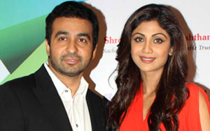 Raj Kundra Cooks For Shilpa Shetty