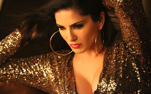 Sunny Leone Performs Live on 'Baby Doll'