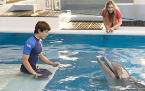 'Dolphin Tale 2' Teaser Trailer