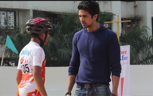 Introducing Saqib Saleem -'Hawaa Hawaai'