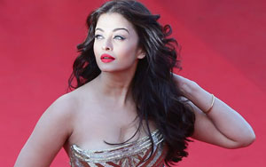 Aishwarya Sizzles at Cannes Film Festival