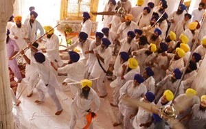 Clashes Inside Golden Temple on Bluestar Anniversary