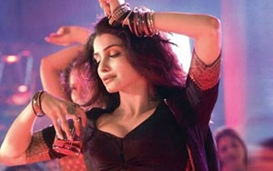  Review of 'Ek Villain's' Seductive Song Awari