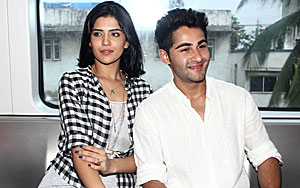 Armaan Jain Takes Deeksha Seth on a Metro Ride