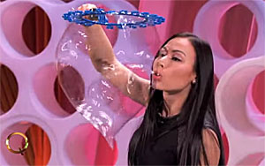 Bubble Artist Melody on The Queen Latifah Show 