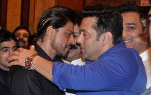 Salman-Shahrukh`s Hug - Truth Is Stranger Than Fiction?