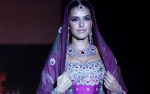 Sunny Leone, Dia, and Kalki Walk The Ramp at IIJW 2014