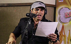 Akshay Sings & Records a Song for 'Entertainment'