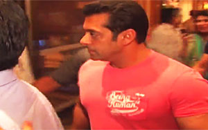 Salman SLAPS His Bodyguard