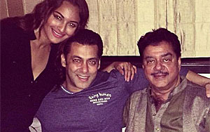 Sonakshi Sinha Celebrates Eid With Salman Khan