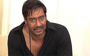 Ajay Devgn Gifts 2 Cars To Maharashtra Cops!