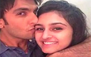 Ranveer Singh With Mystery Girl? 