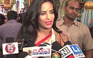 Poonam Pandey and Dolly Bindra visit Andheri Cha Raja