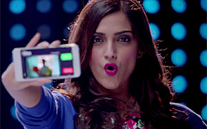 Maa Ka Phone Song Teaser - 'Khoobsurat'