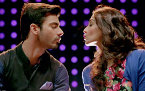 Maa Ka Phone Song - 'Khoobsurat'