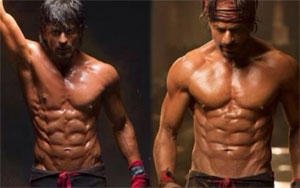 Shahrukh Khan Flaunts Ten Pack Abs