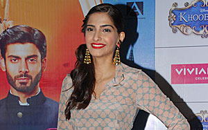 Sonam Kapoor Dances on 'KHOOBSURAT' Songs