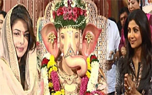 Priyanka and Shilpa Take Ganesha's Blessings