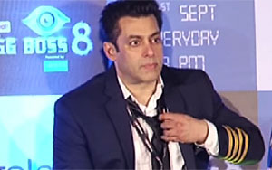 Photographers Shouldn't BEHAVE Like Fish Market: Salman